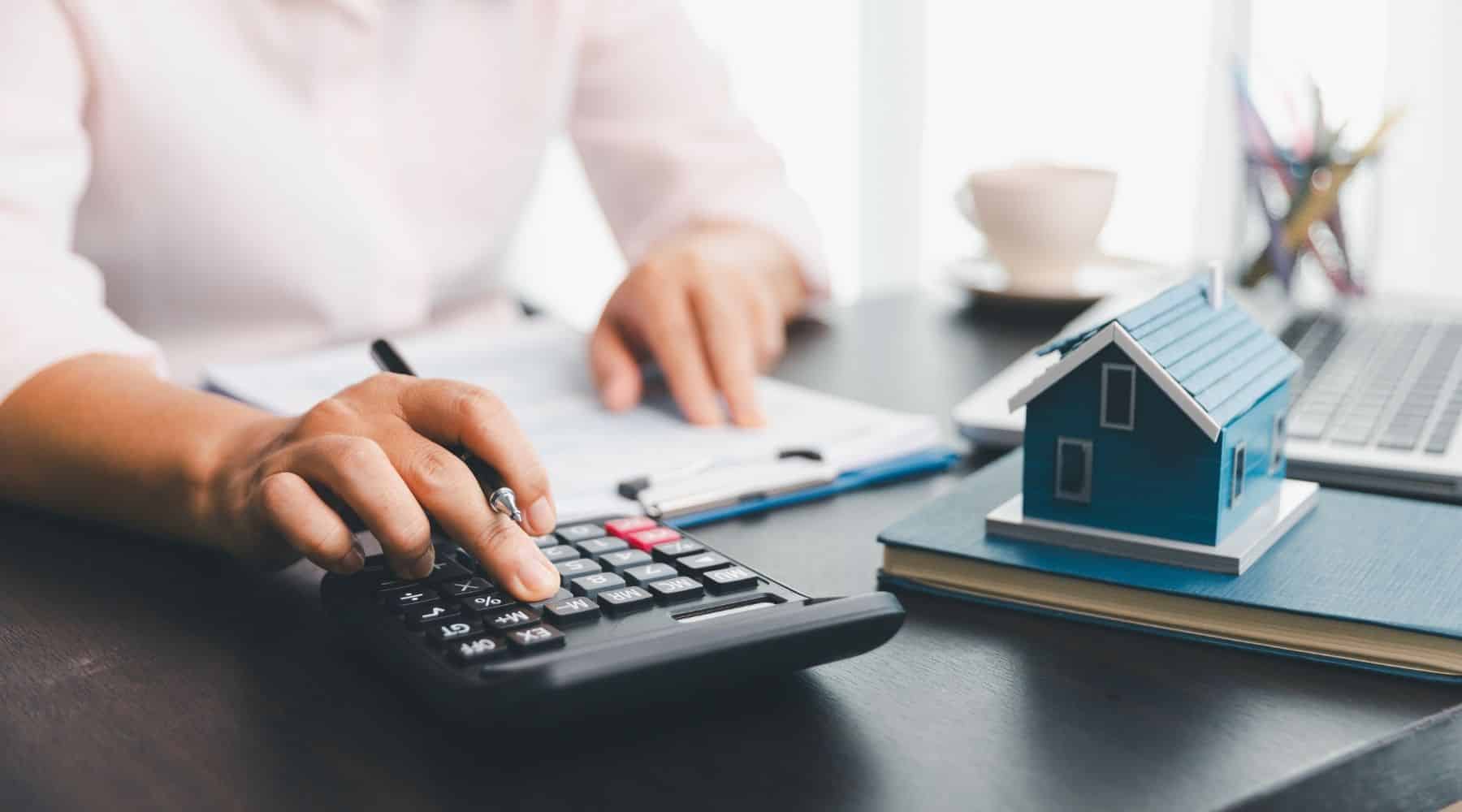 Person doing calculations for their home loan
